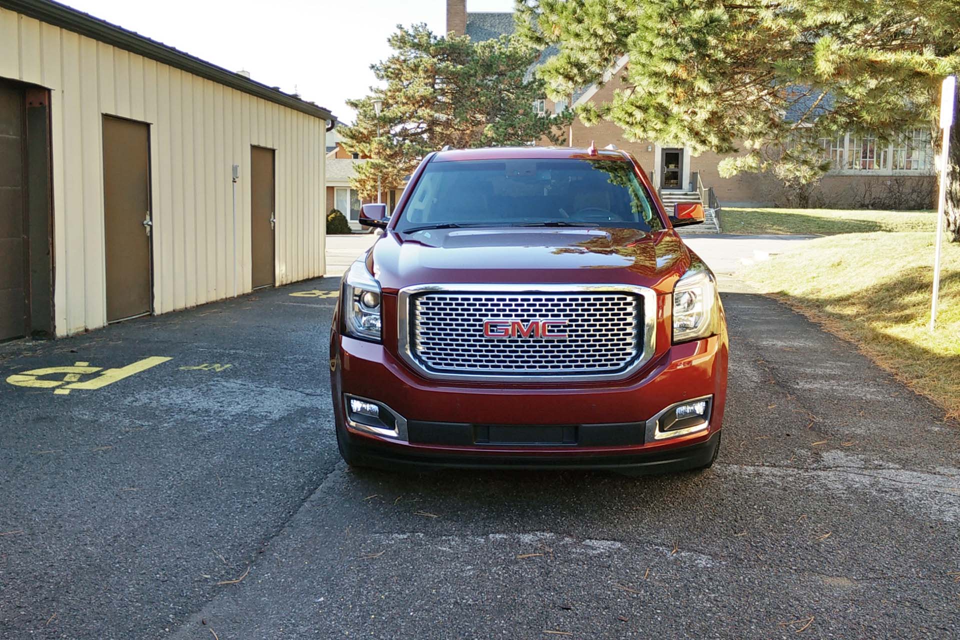 Comparison GMC Yukon Denali 2017 vs GMC Yukon Denali 2016 SUV Drive